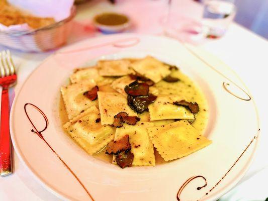 Ravioli a la Tartufo Nero