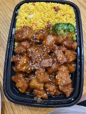 C22. Sesame Chicken Combination Platter