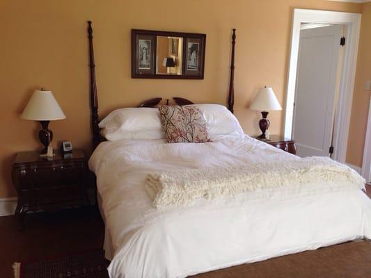 A heavenly, sleep inducing queen size bed.