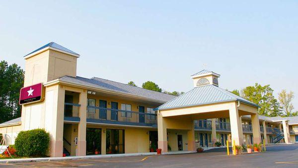 MH Elberton Elberton GA Property Exterior