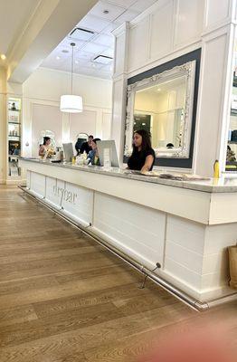 Drybar - Newport Beach at Fashion Island