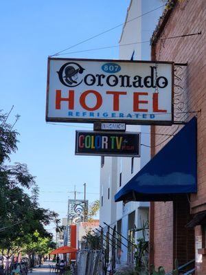 What does refrigerated mean. Looks like a total dive