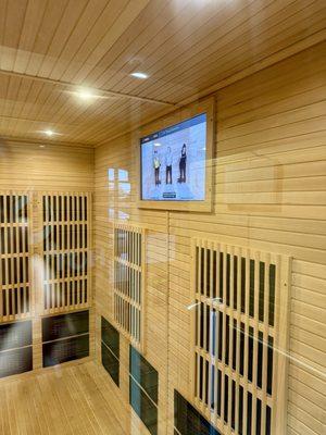 Sauna - video screen leads the classes