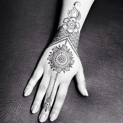 Henna tattoo