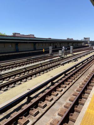 Waiting for the G and listening to Higher Ground from Birthday Boy Stevie Wonder