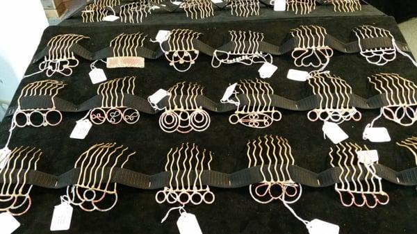 The wonderful hair combs and other items made by local artists. It is a wonderful place to visit.