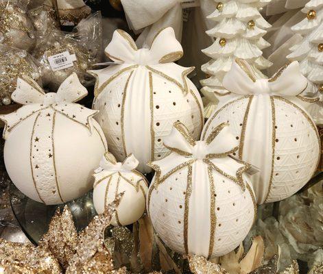 Ceramic decor with LED lights