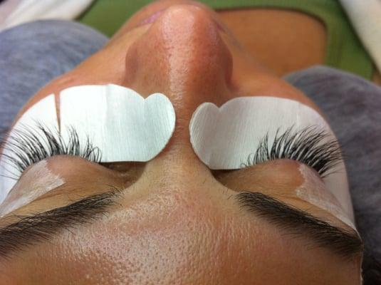 After application of eyelash extensions at De Lash