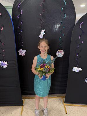Sophia and her friends got to create their own floral arrangement!!!
