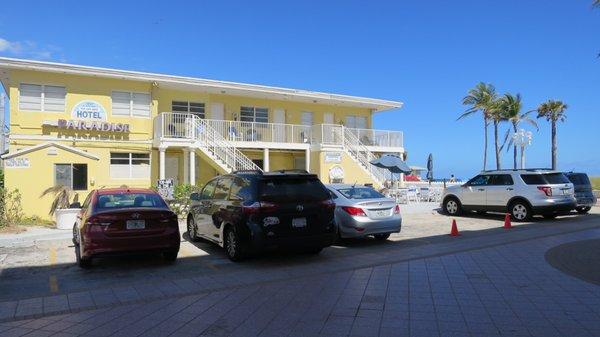 Paradise Oceanfront Hotel