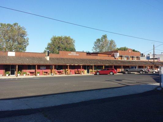 Natchez Hotel and Sticky Fingers Cafe & Bakery