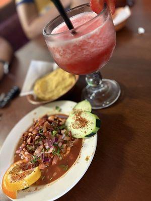 Ceviche de camarón and strawberry margarita