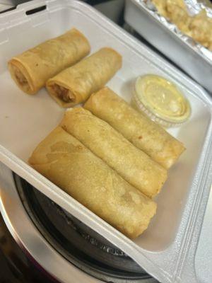 Eggrolls & yummy sauce