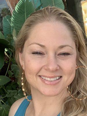 Hi! I'm your Barber/Stylist.
https://beckycharms.glossgenius.com/