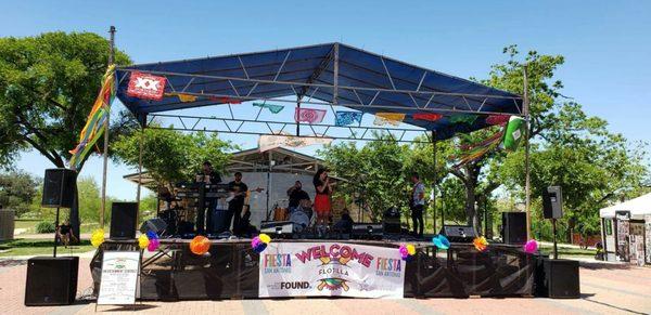 The Velvet Band doing covers from Selena, Guns and Roses to The Cure!