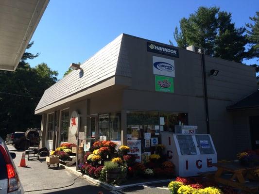 Davenport's Service Station