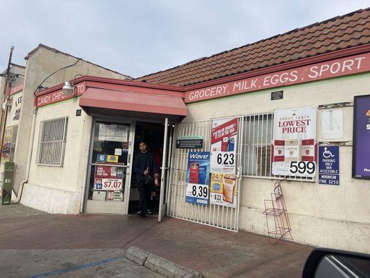 Lee's Mini Mart