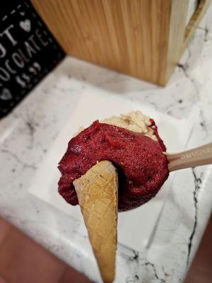 Mixed Berry (excellent, nice and tart)
Hazelnut (outstanding, best flavor)