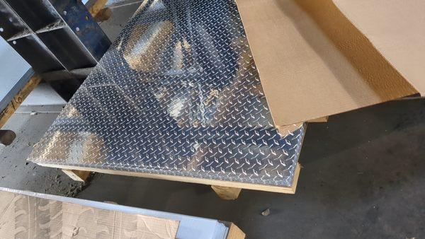 Aluminum Tread Brite Sheet
.025 48X120
.063 48X120
.125 48X12
