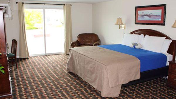 Colonial Inn Ellsworth