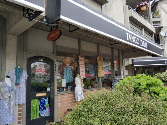 They just can't get enough...they just can't get enough...