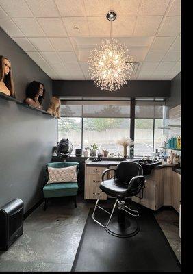 Robert Alexander provides a One-on-One experience allowing each guest privacy during their hair transformation.