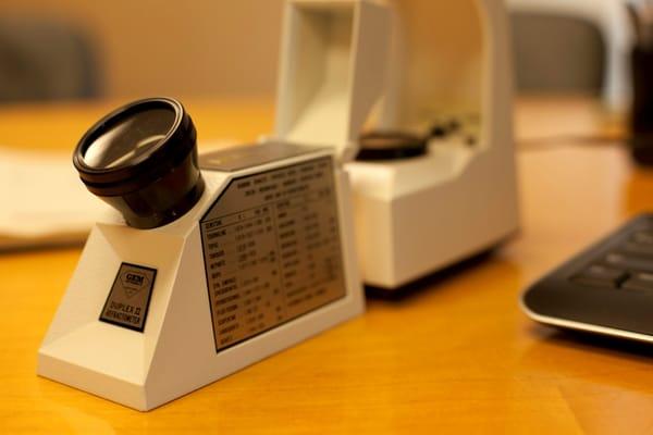 Colored Stones Identification Instrument