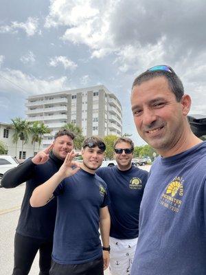 Hullboatdivers team.