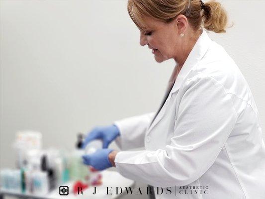 R Jessie Edwards, FNP