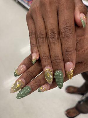 EURO NAIL LOUNGE LLC