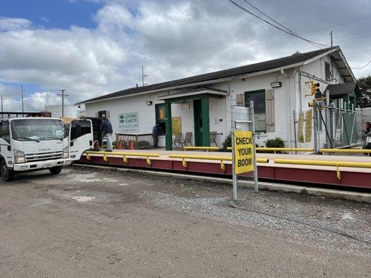 Living Earth - Nashville