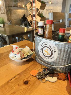 Table and Silverware/Hot sauces