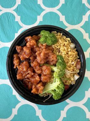 L6. General Tso's Chicken Lunch Special