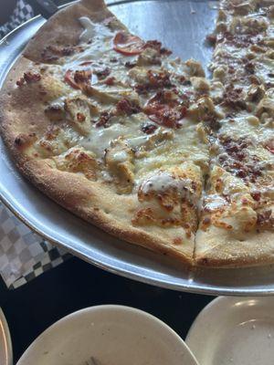 This is the chicken bacon ranch pizza it's really good