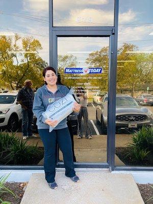 customer outside of mattress today austin
