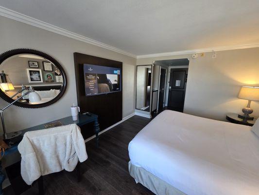 The Lindy Renaissance Charleston Hotel