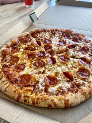 Large Pepperoni Magnifico Pizza