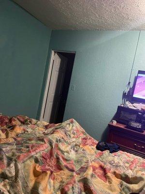 Any motel hotel that still have these sheets is just a no for me.