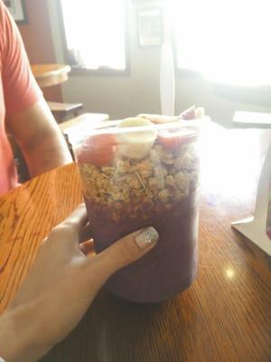 Giant 32oz acai that was seriously disappointing for someone who actually usually likes acai bowls.