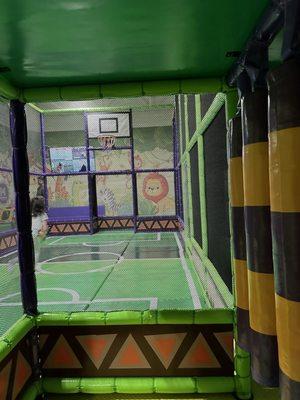 Mini basketball hoop