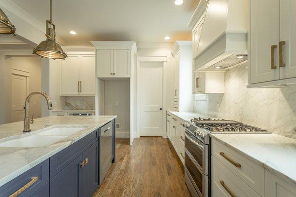 Calacatta Nuova Marble Kitchen and Backsplash