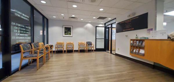 Ophthalmic Surgeons and Physicians