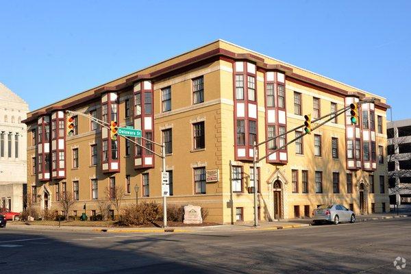 Colonial Apartments