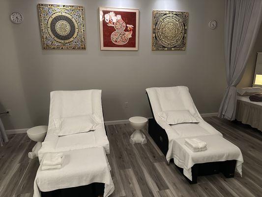 Visit us today for a relaxing massage treatment at Spring Water Foot Spa in Virginia Beach!