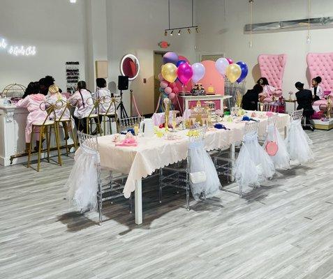 Pearls, Curls & Girls