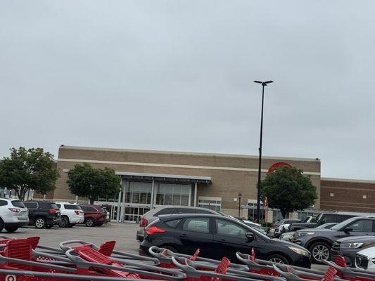 Entrance - lots of parking and carts available