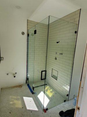 Ampm Glass & Board Up