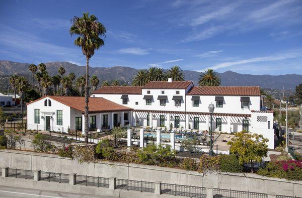 Our picturesque hotel in downtown Santa Barbara is the perfect choice for your next staycation near Montecito.