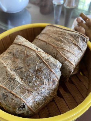 Steamed rice in banana leaf