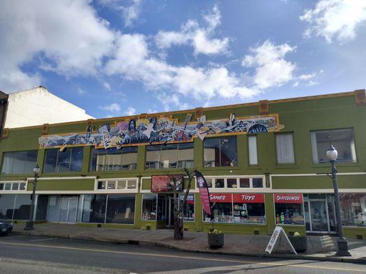 Originally dedicated in 2014, the mural was recently moved to 123 West Wishkah Aberdeen, WA 98520